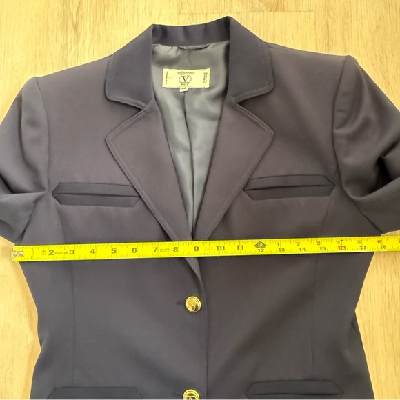 Vintage Valentino Miss V Navy Cropped Blazer with Gold Buttons - Picture 4 of 11